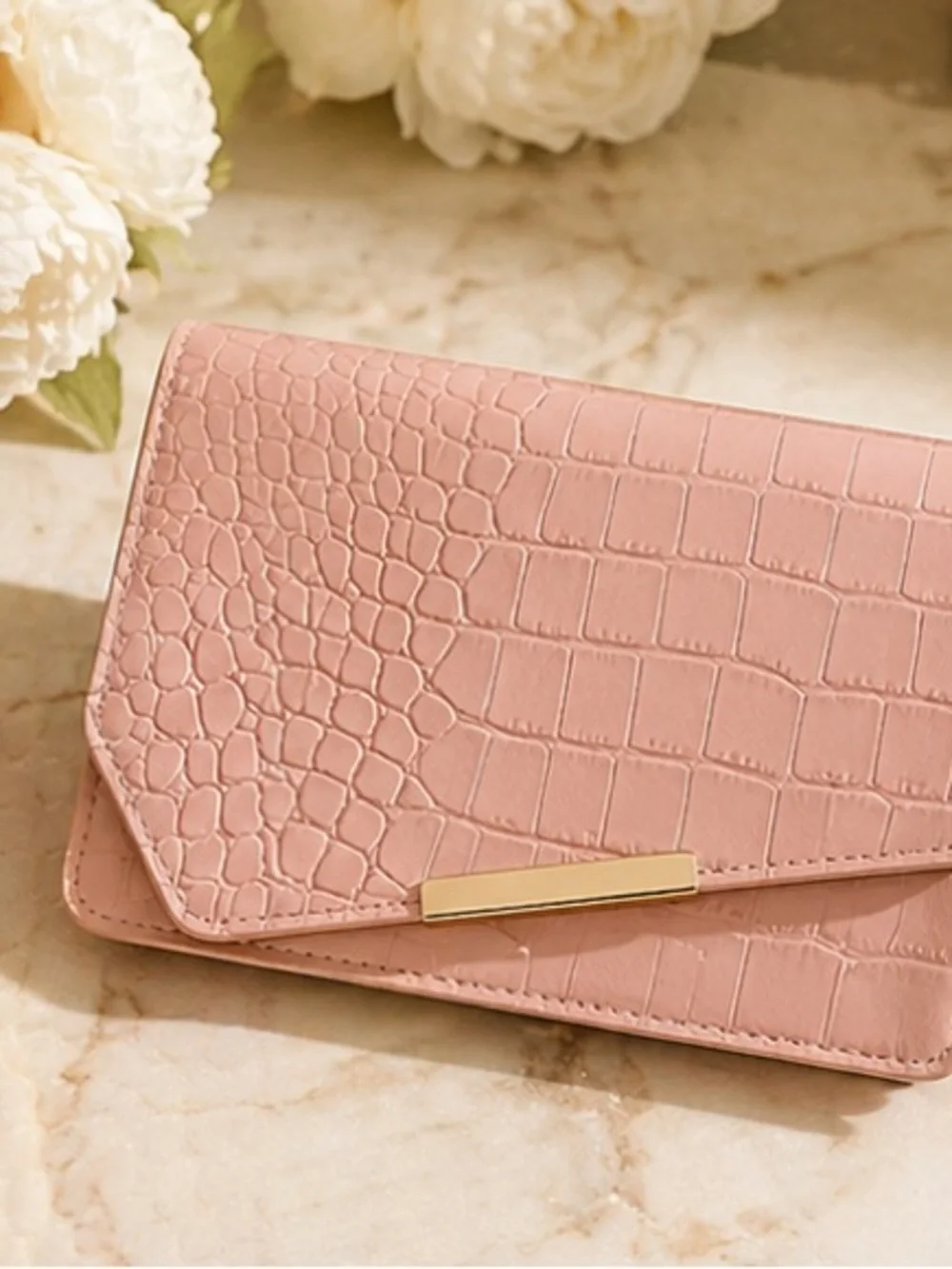 Elegant Pink Crocodile Pattern Clutch